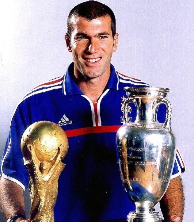 1998年7月12日,法国历史上首次夺得男子足球世界杯