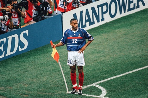 1998年7月12日,法国历史上首次夺得男子足球世界杯