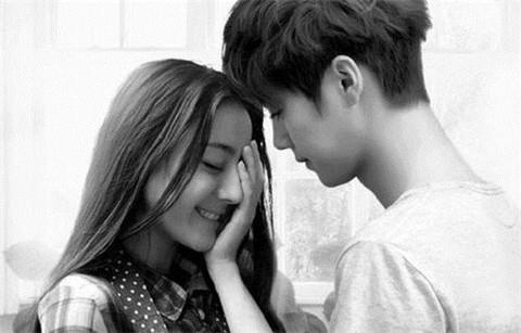 想方设法了解她