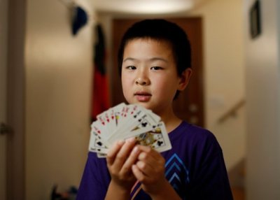 ​加州8岁华裔“桥牌神童”安德鲁.陈获得美国定约桥牌协会（ACBL）“终身大师