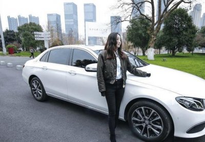 ​美女陪靓车! 车主媳妇当车模, 这十位媳妇谁是最美车模!