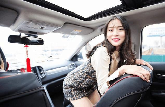 美女陪靓车! 车主媳妇当车模, 这十位媳妇谁是最美车模!