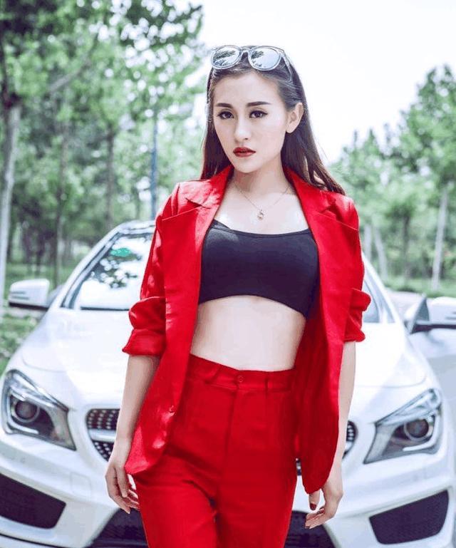 美女陪靓车! 车主媳妇当车模, 这十位媳妇谁是最美车模!