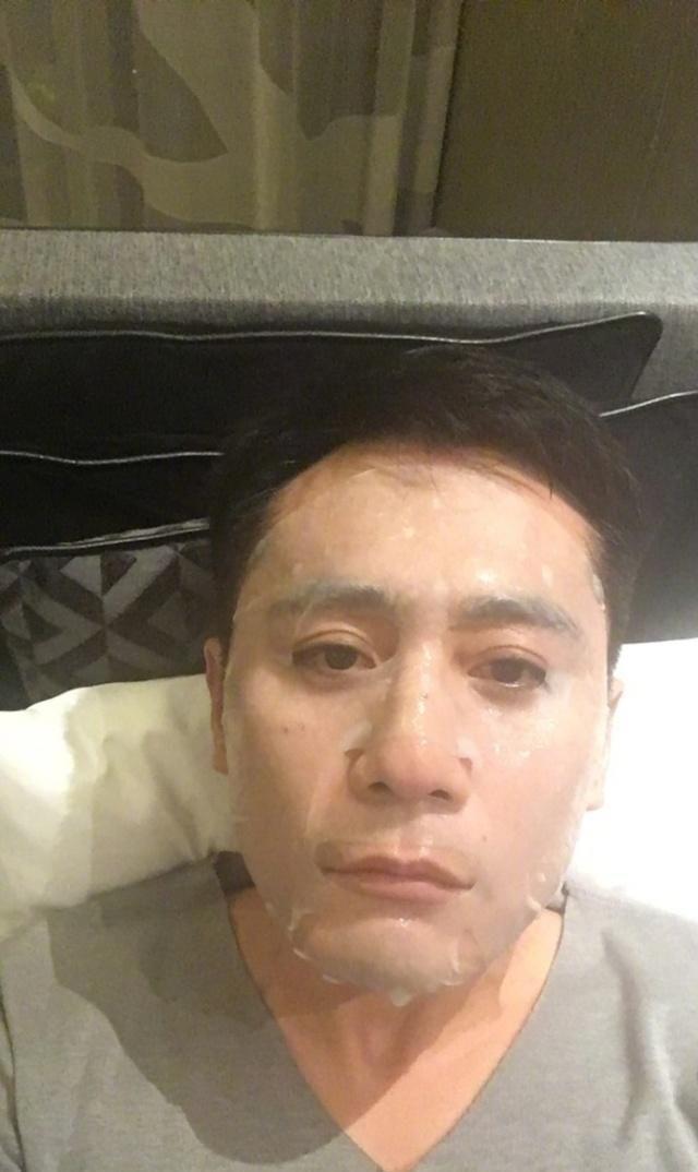 刘烨晒妻子美照称“被媳妇美哭” 但最后一张却与众不同