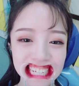 ​抖音上最火女神的5大“丑照”，你们还能认出这是莉哥吗