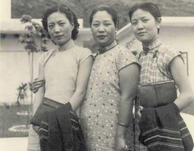 上海滩黑帮老大,同时爱上母女三人,最终却只娶了大女儿