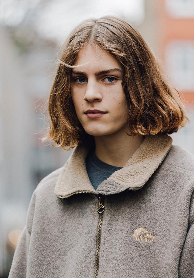 街拍才是最接近帅哥的方式,百试不爽!