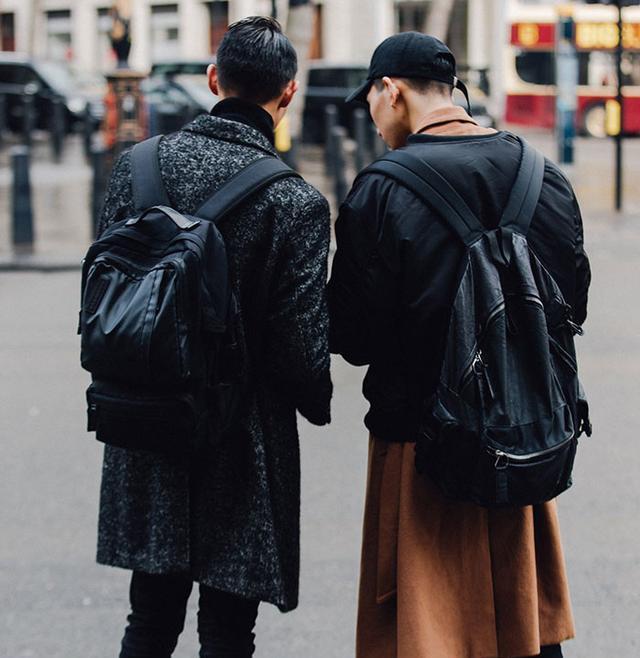 街拍才是最接近帅哥的方式,百试不爽!