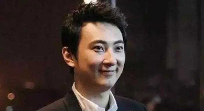 揭秘国内最神秘的富二代秦奋, 不仅人帅,经济实力也比肩王思聪?