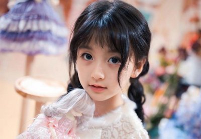 ​裴佳欣的7张美照，第5张人见人爱，最后一张告诉你公主的样子