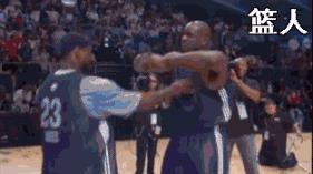 他是NBA史上最残暴的中锋之一, 没人敢惹! !