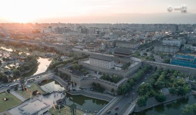 ​航拍西安最美城墙夜景，也是资质最老、沿用时间最长的一座城门