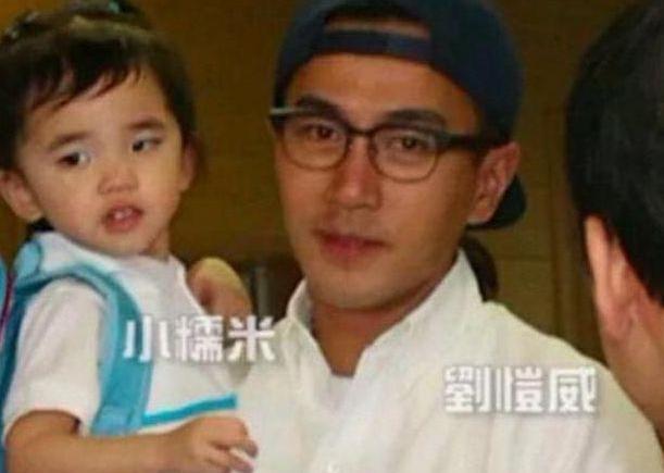 4岁小糯米正面清晰照片曝光,杨幂刘恺威都不像,最像的是他