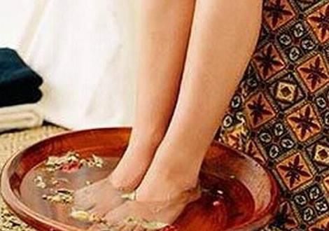 用酒和姜一起煮泡脚后可以吹空调吗