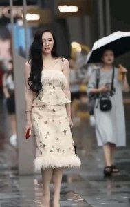 ​第一次牵女孩的手是什么感觉(男生第一次牵女生的手是什么感觉)