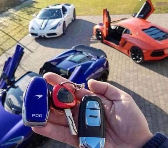 因开豪车人称“宾利姐”，看到真人，“阿姨，给您卡布奇诺”