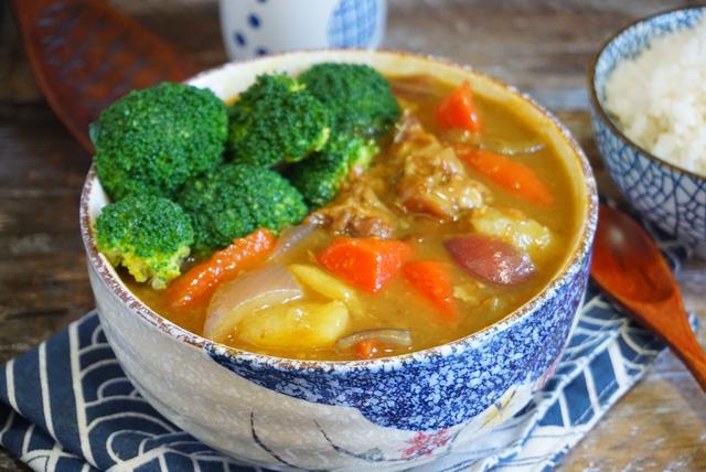 家常咖喱牛肉土豆的正宗做法（3分钟学会咖喱土豆牛肉）(1)