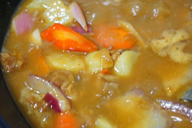 家常咖喱牛肉土豆的正宗做法（3分钟学会咖喱土豆牛肉）(11)