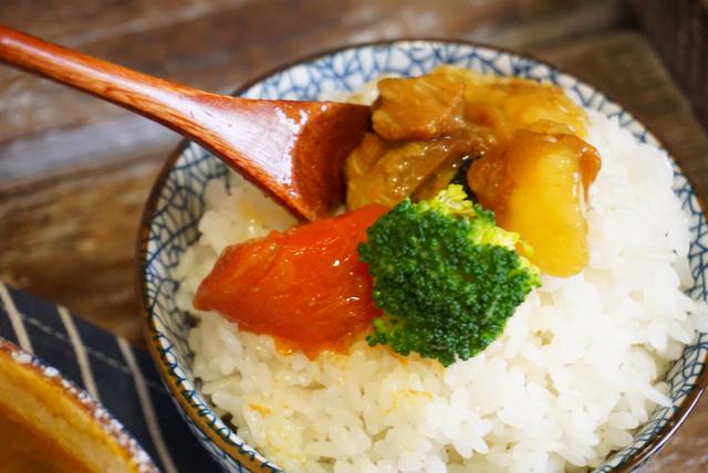 家常咖喱牛肉土豆的正宗做法（3分钟学会咖喱土豆牛肉）(2)