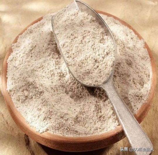 黑全麦粉和全麦粉的区别是什么（详解2种面粉的区别）