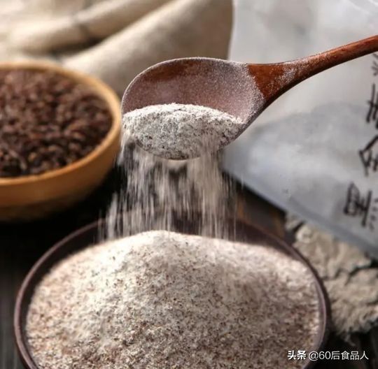 黑全麦粉和全麦粉的区别是什么（详解2种面粉的区别）