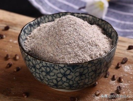 黑全麦粉和全麦粉的区别是什么（详解2种面粉的区别）