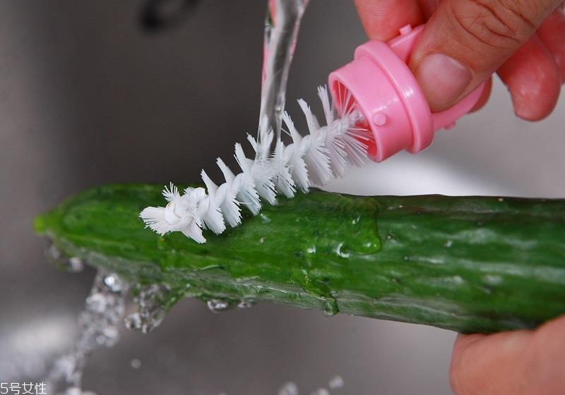 黄瓜怎么挑新鲜 黄瓜怎么保存时间长