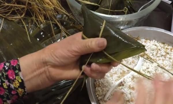 怎样包粽子好吃，怎样包粽子才好吃？图22