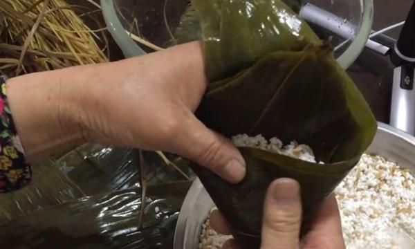 怎样包粽子好吃，怎样包粽子才好吃？图20