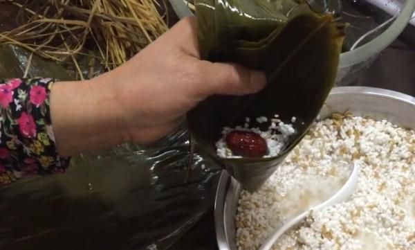 怎样包粽子好吃，怎样包粽子才好吃？图19