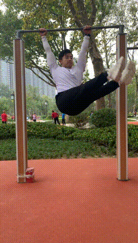 公园健身器材都有什么（公园的健身器材还能这么玩）(7)