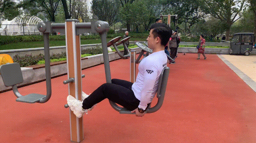 公园健身器材都有什么（公园的健身器材还能这么玩）(3)