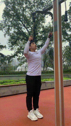 公园健身器材都有什么（公园的健身器材还能这么玩）(16)