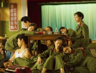 ​《芳华》只有看了这3处隐藏细节，才算真正看懂了电影，细思极恐