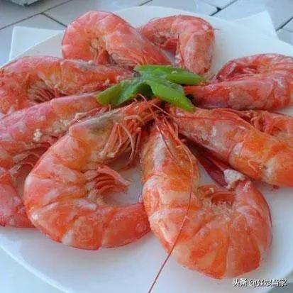水煮虾的正确做法不发黑（水煮大虾牢记4不放2多放）(3)