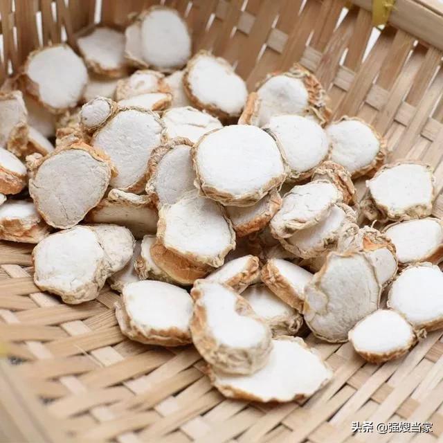 水煮虾的正确做法不发黑（水煮大虾牢记4不放2多放）(8)