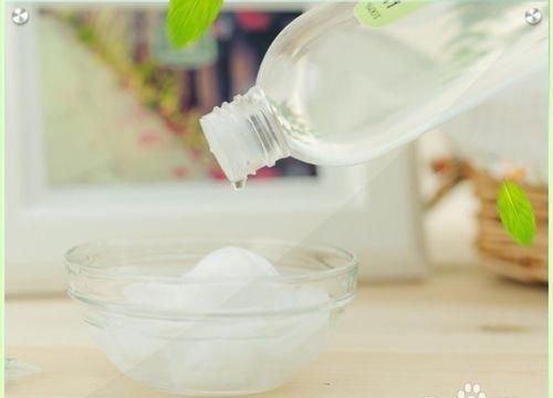 白醋可以洗掉拖把上的水泥吗?