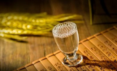 ​红星二锅头十斤装价格(北京红星二锅头56度价格十斤装)