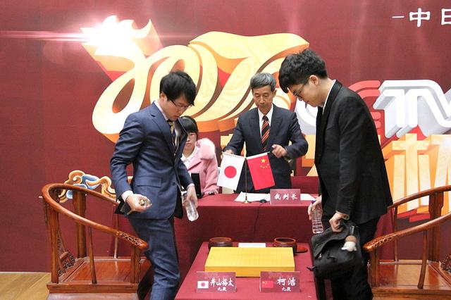 柯洁十二连胜含金量（贺岁杯决赛柯洁再战井山）(7)