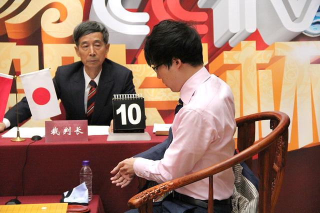 柯洁十二连胜含金量（贺岁杯决赛柯洁再战井山）(13)