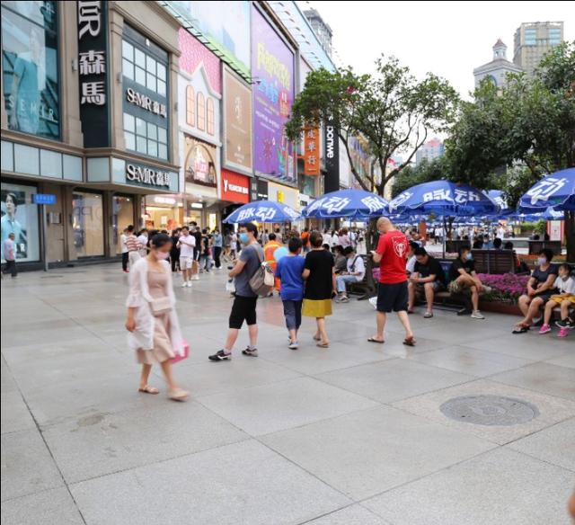 成都春熙路最繁华的街(成都最热闹最繁华的地方一一春熙路)(8)