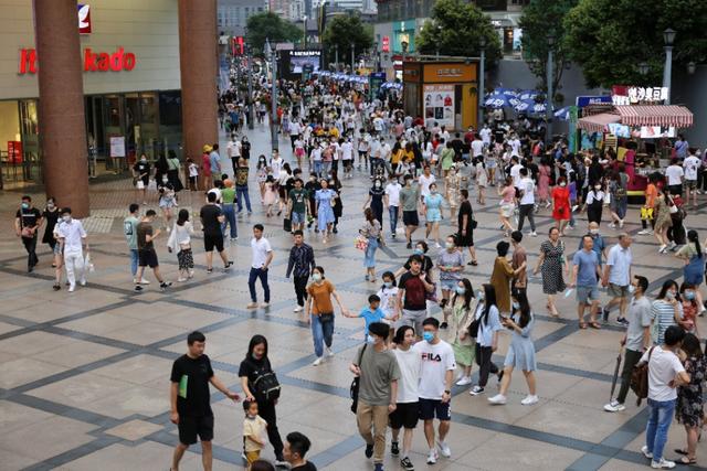成都春熙路最繁华的街(成都最热闹最繁华的地方一一春熙路)(13)