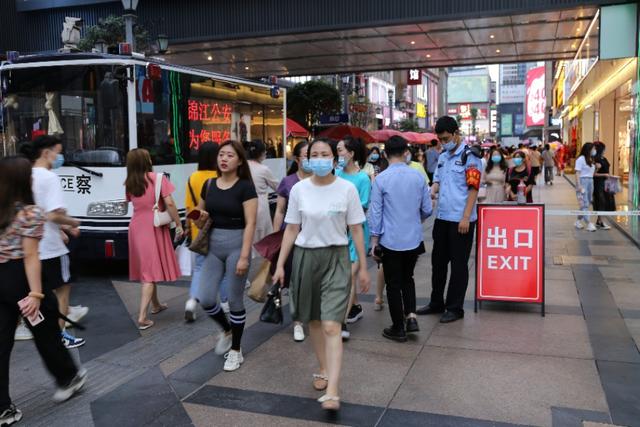 成都春熙路最繁华的街(成都最热闹最繁华的地方一一春熙路)(4)