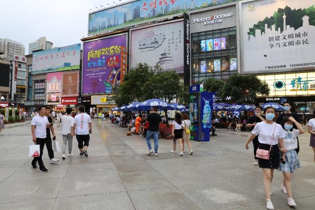 成都春熙路最繁华的街(成都最热闹最繁华的地方一一春熙路)(11)