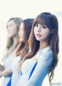 ​最美模特徐珍儿，风姿绰约楚楚动人，让人一见倾心