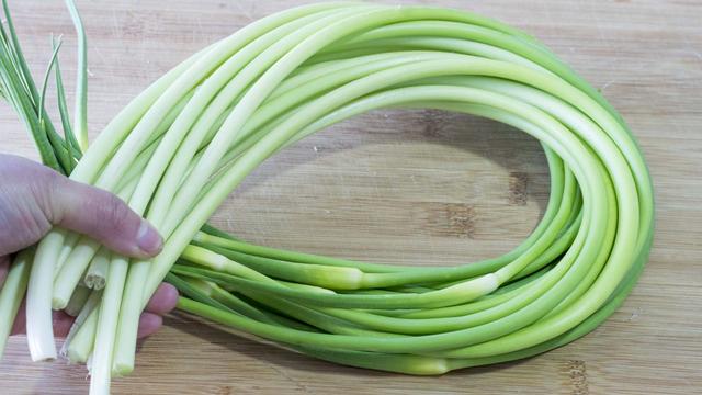 蒜苔的十种家常做法（四月蒜苔正当鲜）(5)