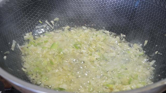 蒜苔的十种家常做法（四月蒜苔正当鲜）(13)