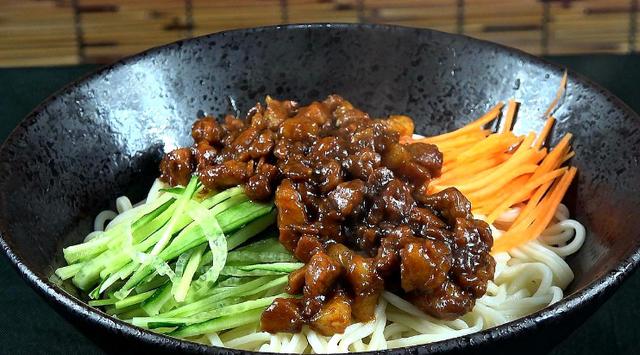 炸酱面用哪两种酱最好的（炸酱面炸的是什么酱）(3)