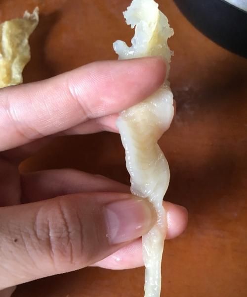 请帮忙看看是不是假花胶做的