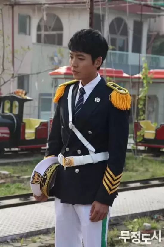 有什么好看的韩国黑帮片推荐（盘点十部还看得过去的韩国黑帮片）